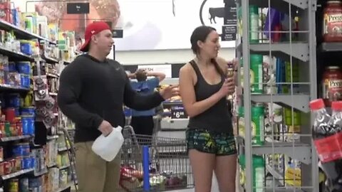 Huge Annoying Bodybuilder in Public!