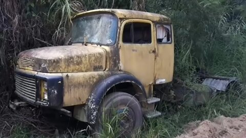 Caminhões Abandonados Parte 42