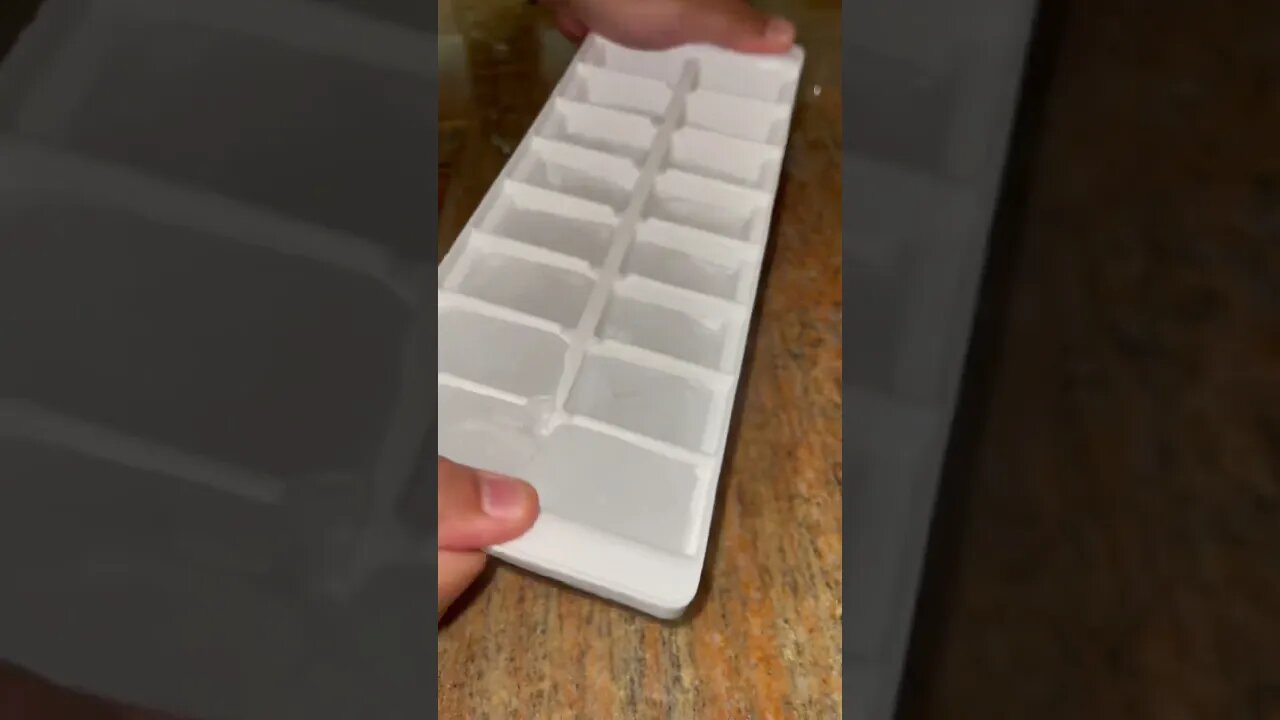 Crinkle crackle ice cube tray ASMR