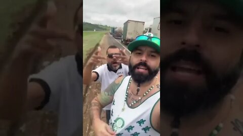 Mancha e Força Jovem liberando estradas em São Paulo