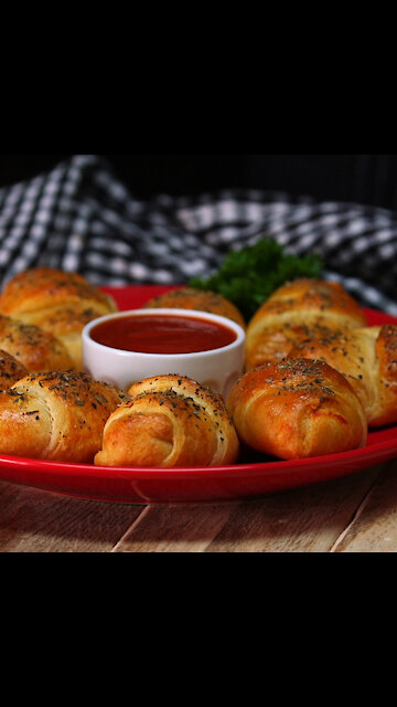 Easy Kid Friendly Mozzarella Pepperoni Croissants [GMG Originals]