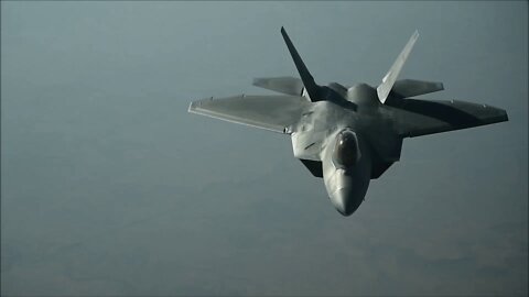 F-22 Raptors Refuel Over Iraq