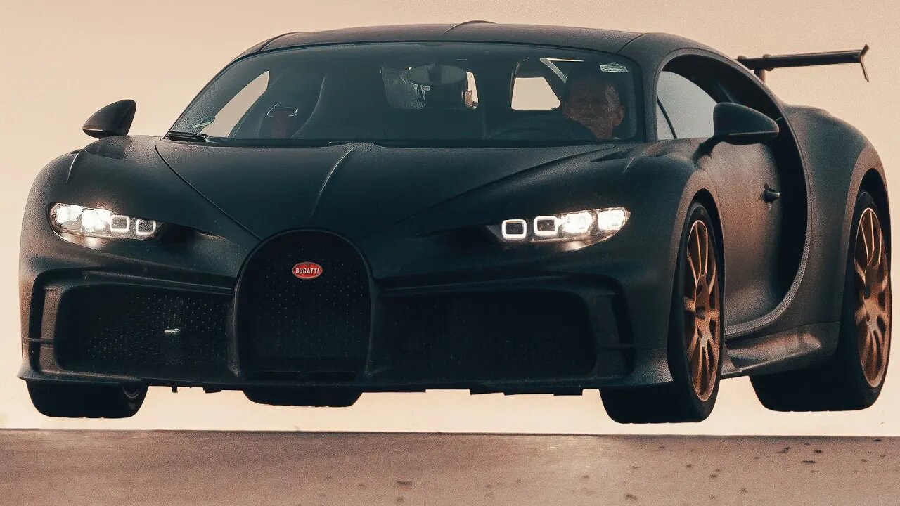 Bugatti Chiron Pur Sport on Nardo Prototipo and Divo. Gorgeous W16 quad turbo in action! [4k]