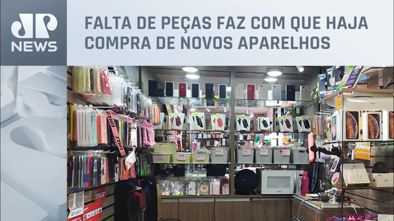 Empresas adotam estratégia para vender celulares novos aos clientes