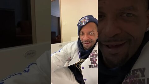 Charleston White Makes Announcement From His Bath Tub😂