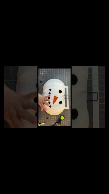 Dollar Tree Snowman Wreath #shorts #julieswreathboutique #dollartreediy #howtomakeawreath #diy