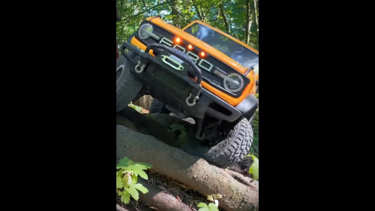 Bloody Sweet❤️🔥Traxxas Trx4 Bronco crawling In style #shorts #trendingshorts #rc car #rcshorts #leo