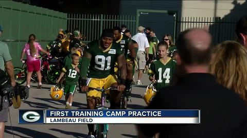 Kids line up early for Packers training camp bike ride