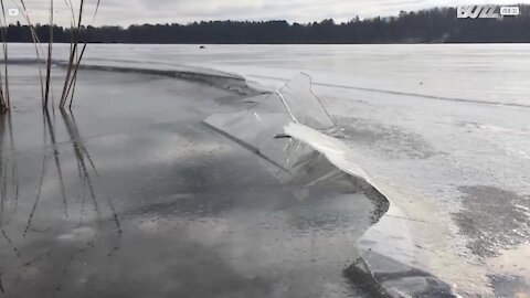 Il lago gelato che fa i suoni di Star Wars!