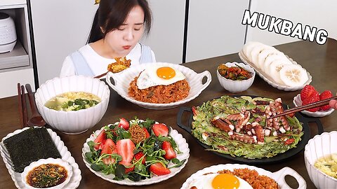 Mukbang :) Tuna Kimchi Fried Rice, Octopus pancake, Strawberry salad.