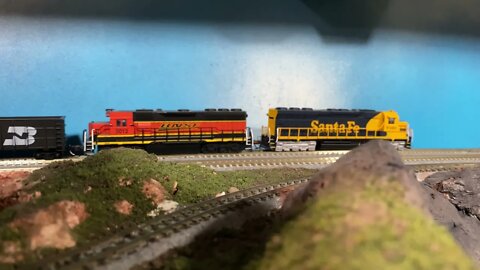 Pre-Review Run: N Scale Sound Value SD45 Santa Fe