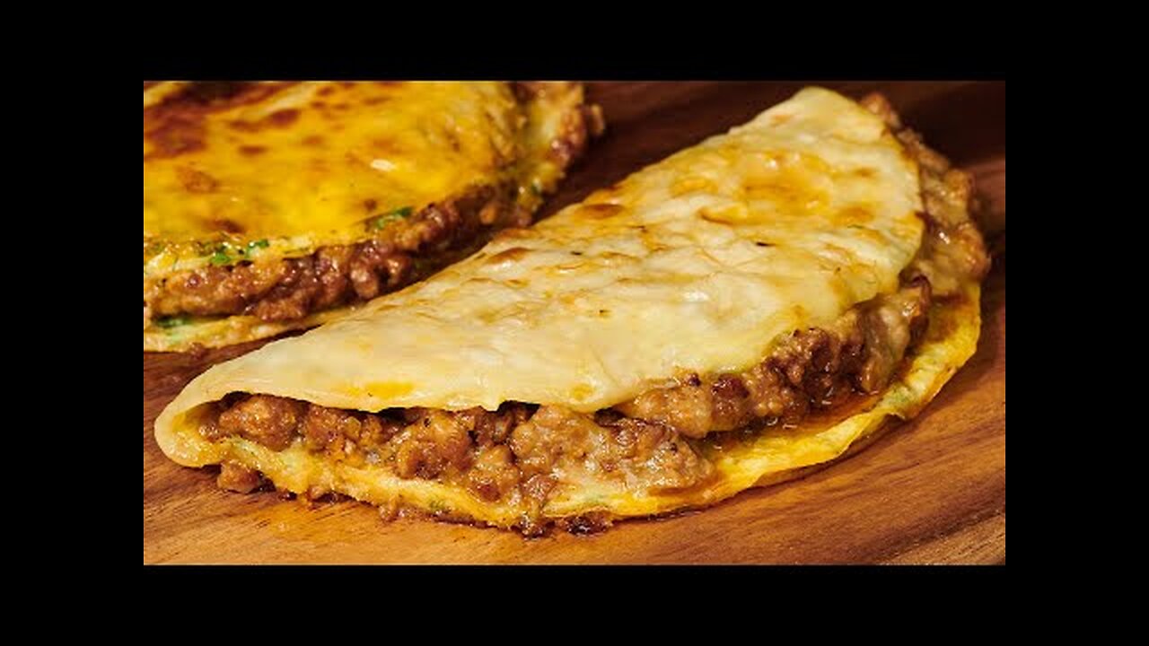 The perfect wrap sandwich with meat and cheese. Easy breakfast, lunch or dinner in 5 minutes!