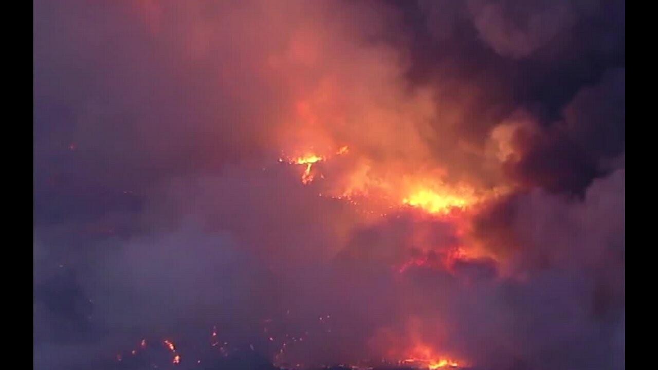 California wildfire burns more than 10k acres