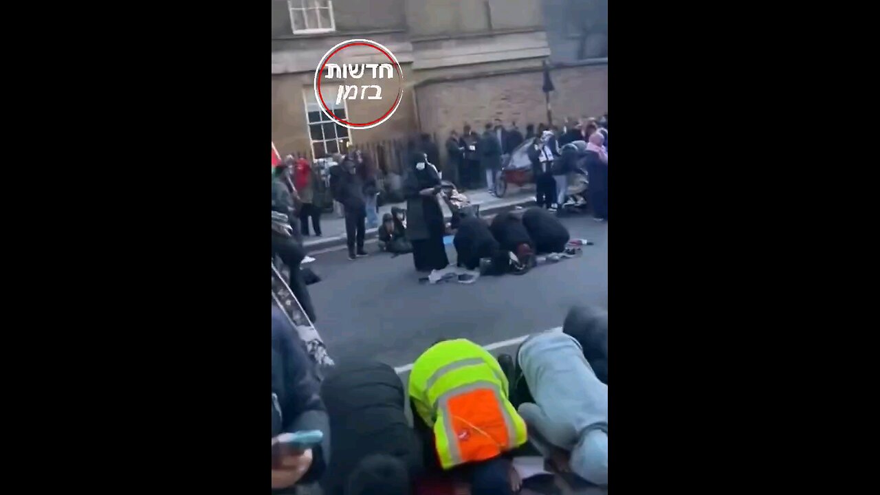 Islam has already taken over London and England. Coming to a city near you soon!