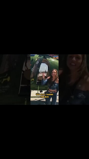 She flexes her billions #flex #flexing #woahvicky #bhadbhabie #youtubevideos #youtube #celebrity