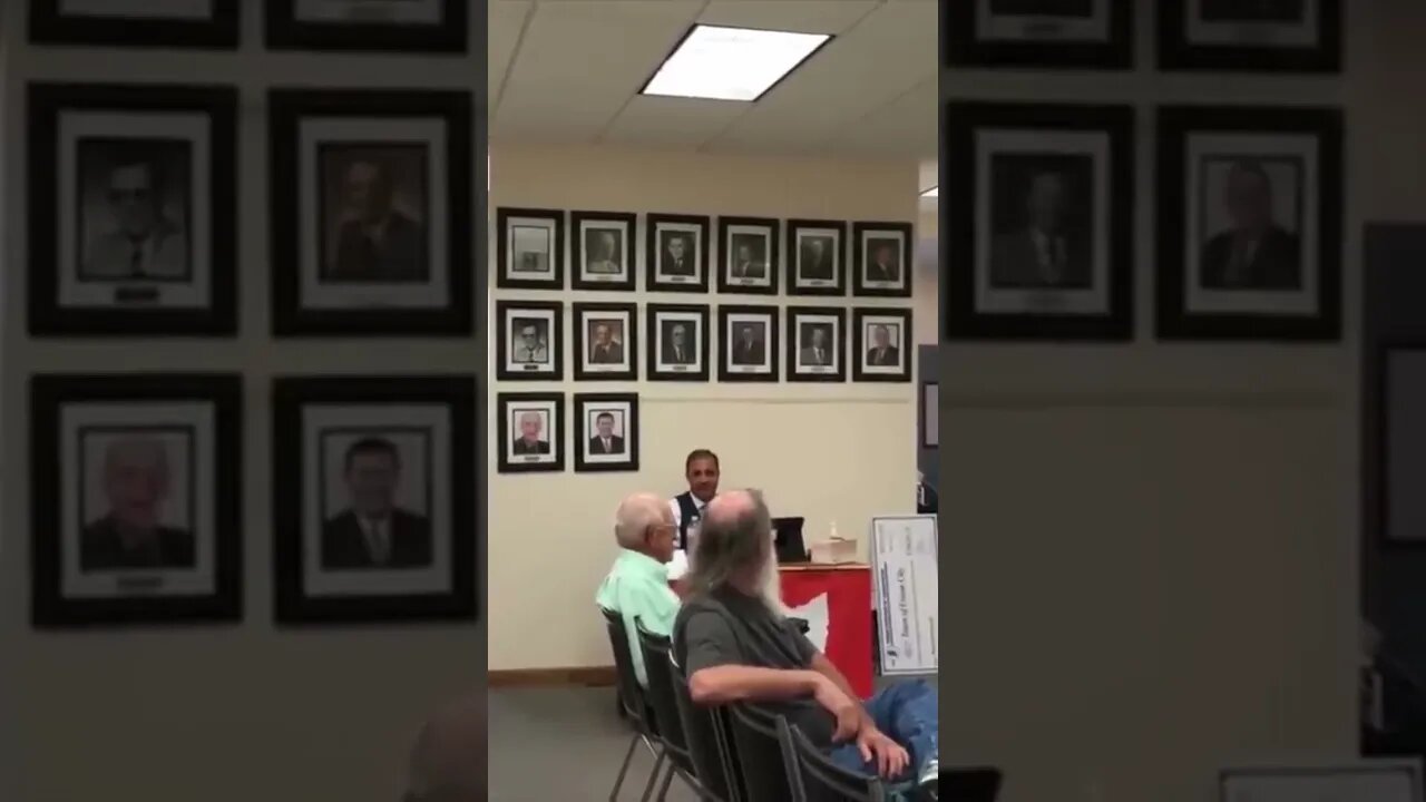 Mayor claims he can make more money at McDonald’s