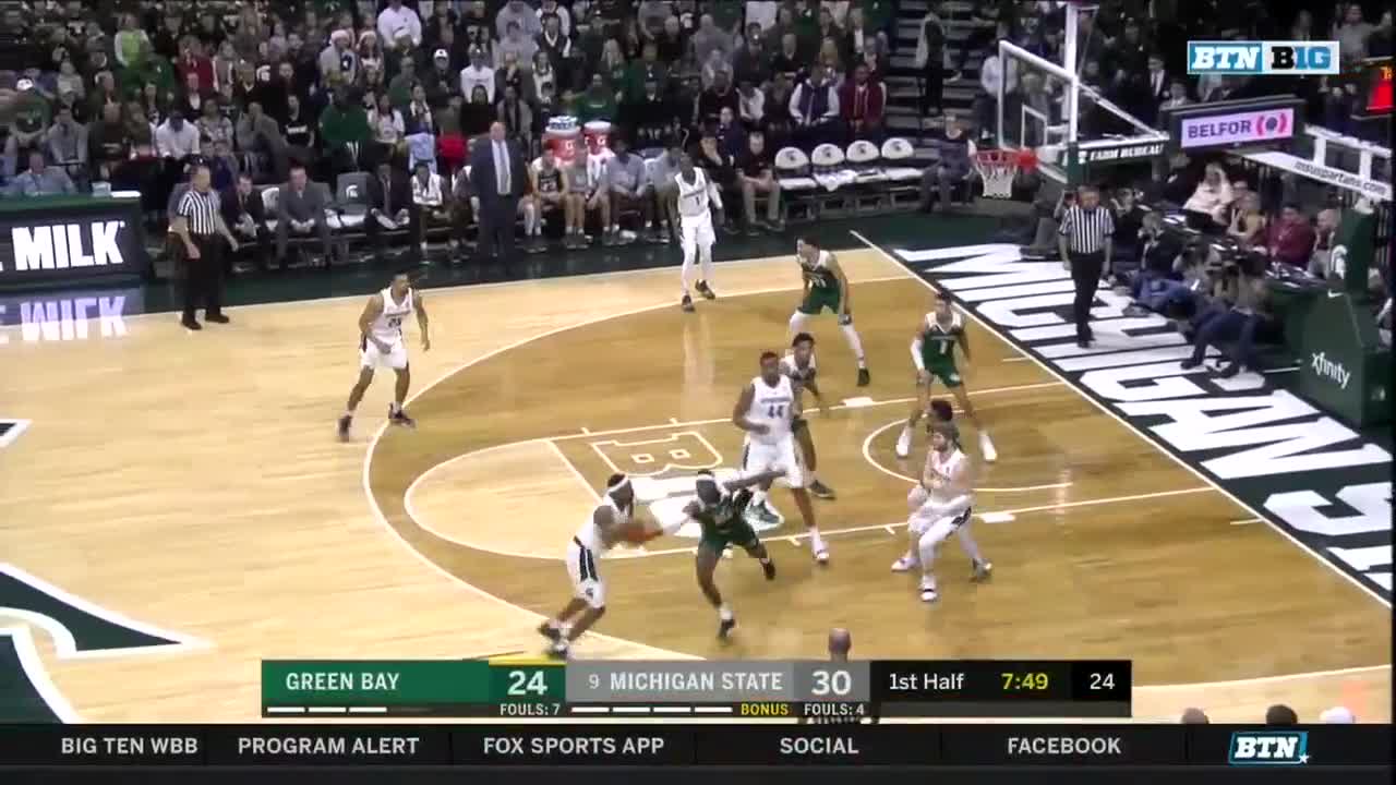 Ward's big day helps No. 9 Michigan St rout Green Bay 104-83
