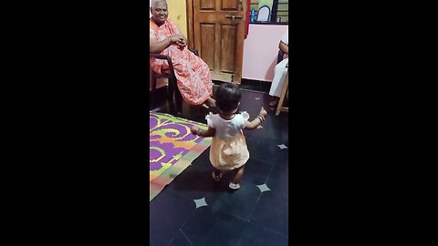my girl walking for the first tym... ❤️