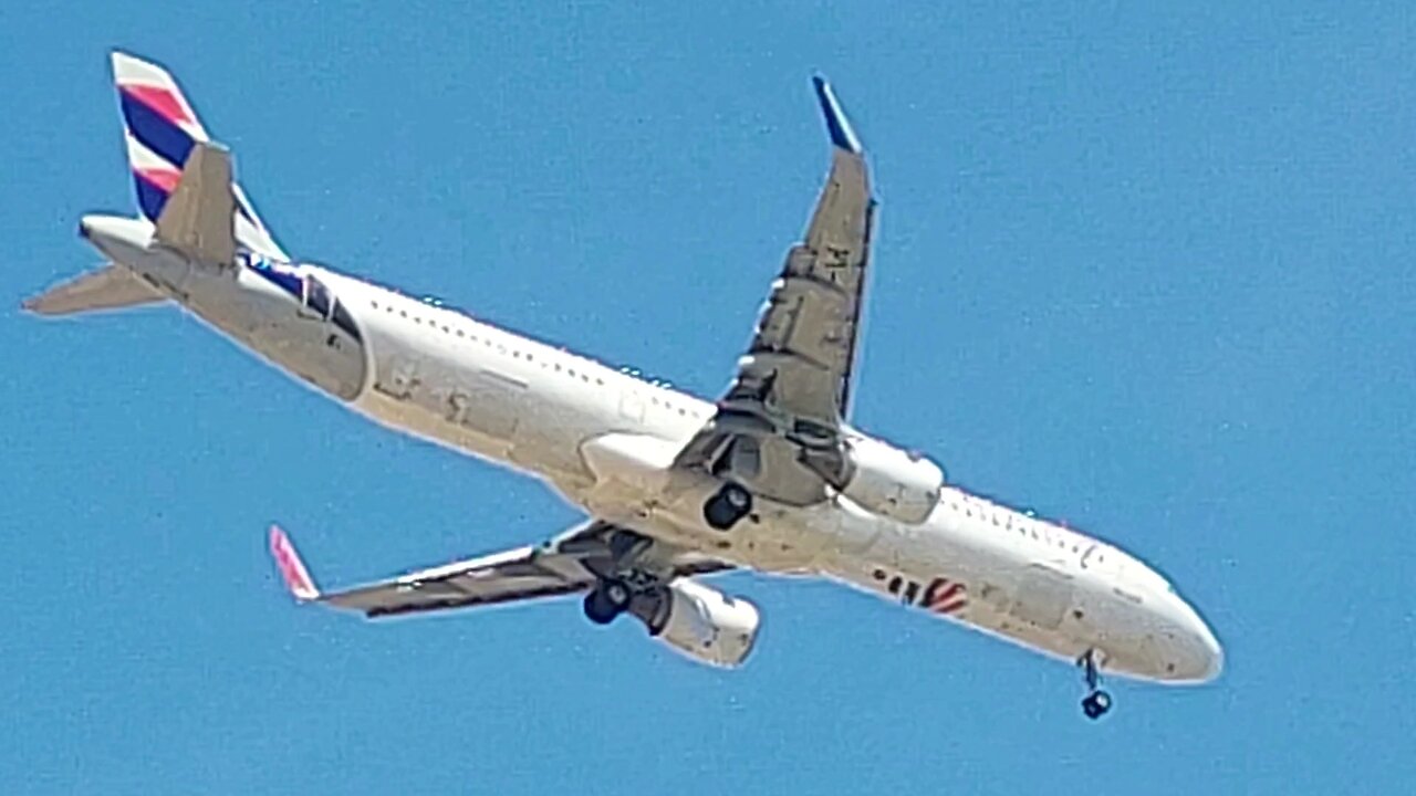 Airbus A321 PT-MXE coming from Guarulhos to Fortaleza