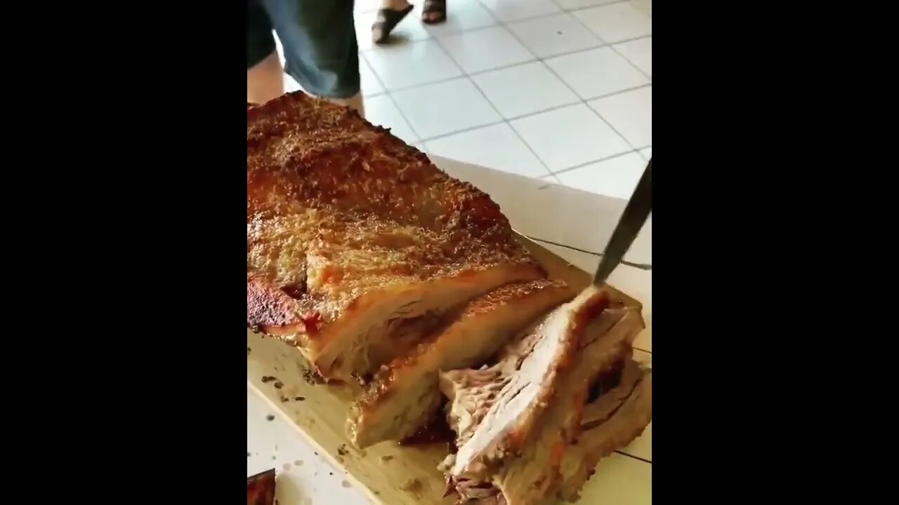 Más churasco, bebé | @cutelariabianco on IG 🐷💲 #shorts