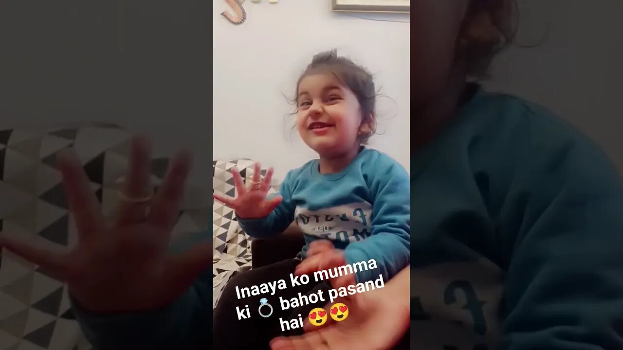 Inaaya ne mumma ki ring le liya 😍😍 #cute #motherdaughter #love #fun