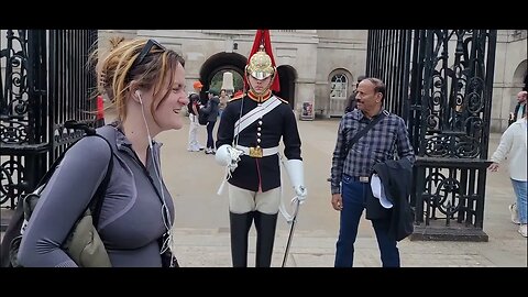 The King's Guard gives the tourist the big elbow #horseguardsparade