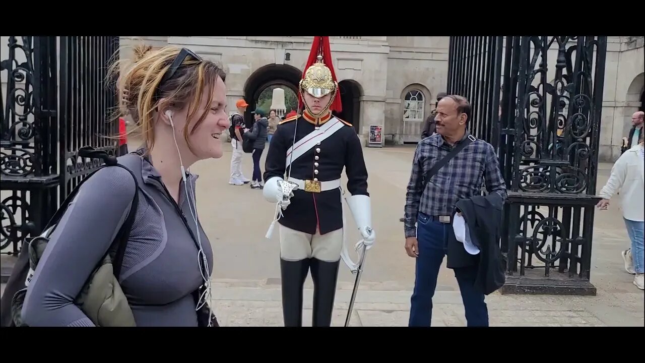 The King's Guard gives the tourist the big elbow #horseguardsparade