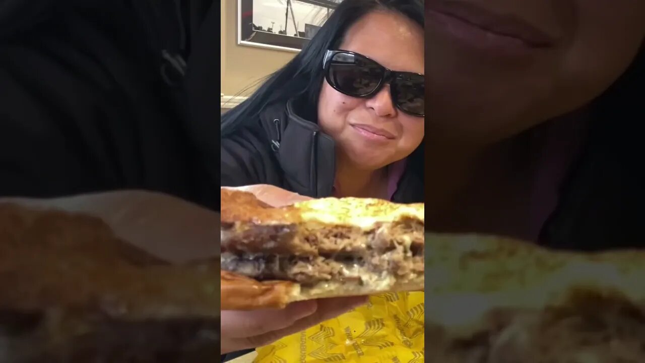 ❤️#whataburger Patty Melt🍔 #vanlife #travel #foodie #travelvlog #travelfoodie #vanlifecouple