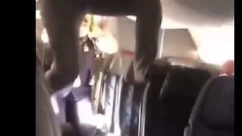 Another plane freakout, this one is CRAZY