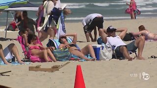 Crowds enjoy warm temperatures