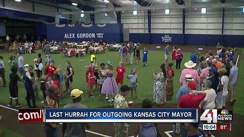 Last hurrah for outgoing Kansas City mayor