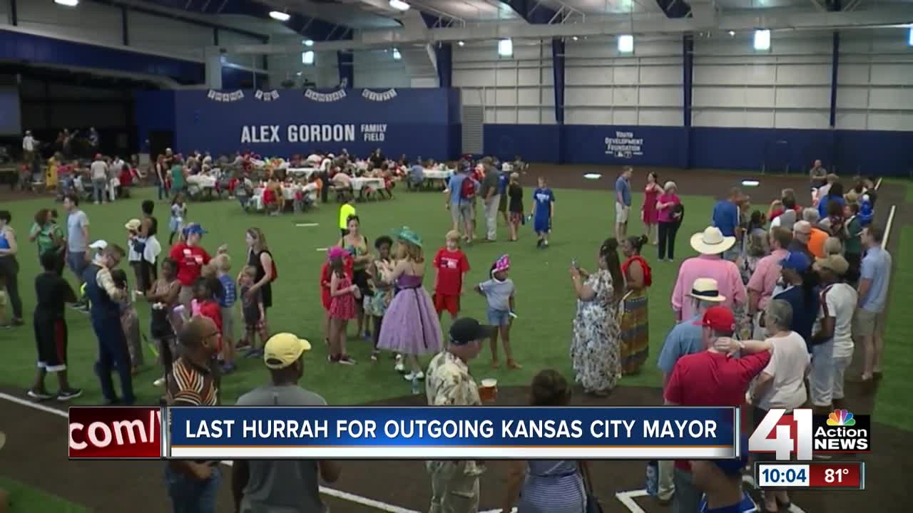 Last hurrah for outgoing Kansas City mayor