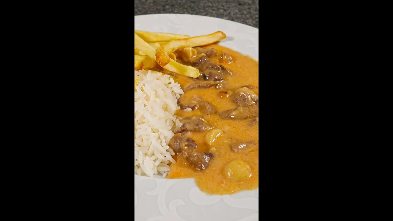 HOW TO MAKE BEEF STROGANOFF #shorts #VilmaKitchen