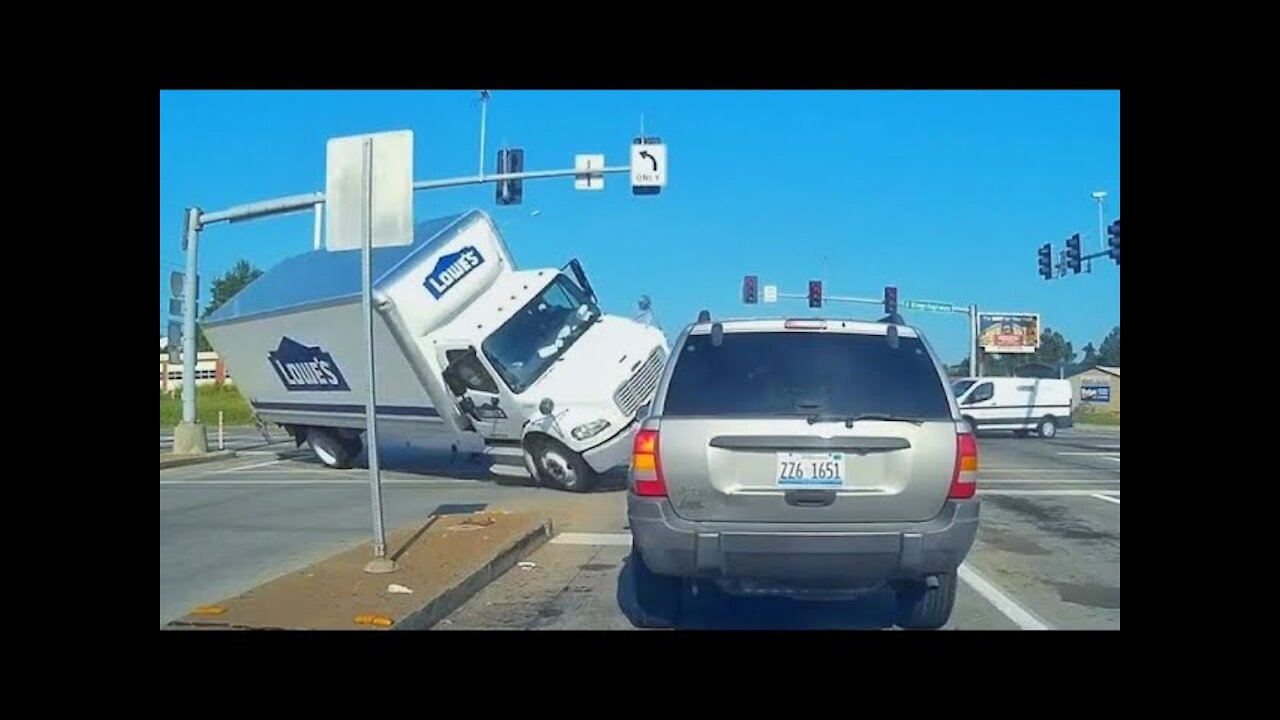 Driving FAILS COMPILATION (CAR CRASHES)