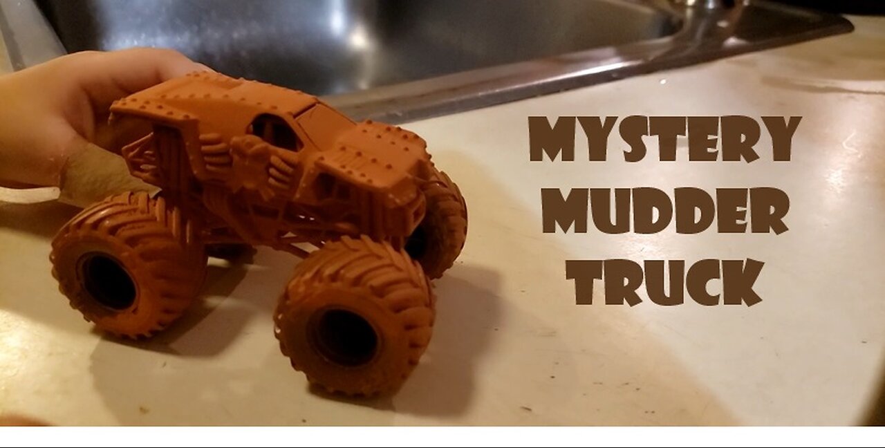 Max- D Mystery Mudders Truck Toy