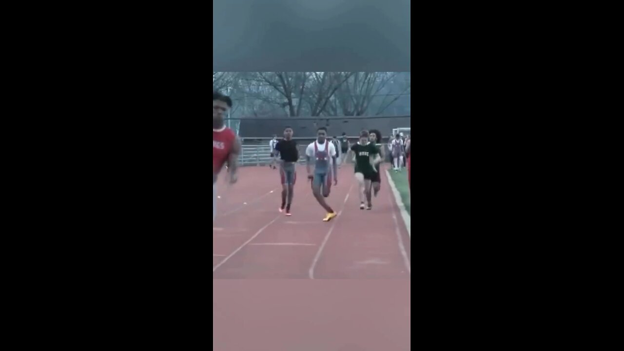 HOW does he run like that?!?!