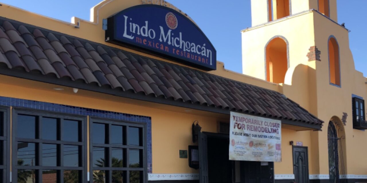 Sinkhole causes temporary closure of original Lindo Michoacan