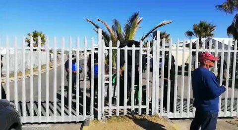 WATCH: Various political leaders visit 'house of horrors' for homeless in Strandfontein (skb)