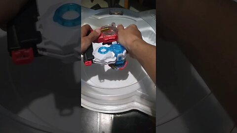 fafnir se derrotou 🤣 #batalhadebeyblade #beyblade #beybladeburst
