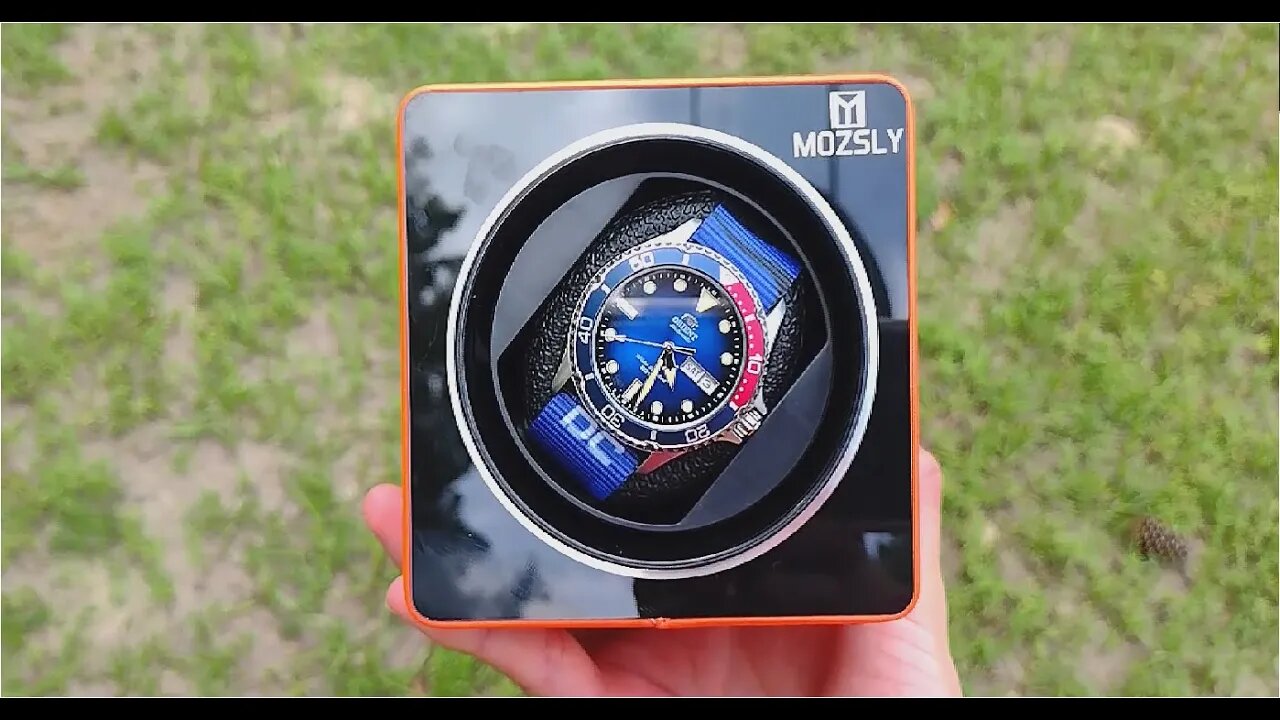 Mozsly Watch Winder Review - How to properly use a watch winder.