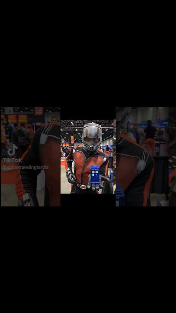 🐜 MEGACON #TARDIS VS #ANTMAN #MEGACON #COSPLAY #MARVEL #COSPLAYER #DOCTORWHO 🐜 #SUBSCRIBE #SHORTS
