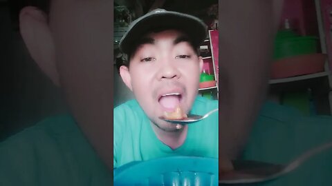 Lagi Makan Bakso.