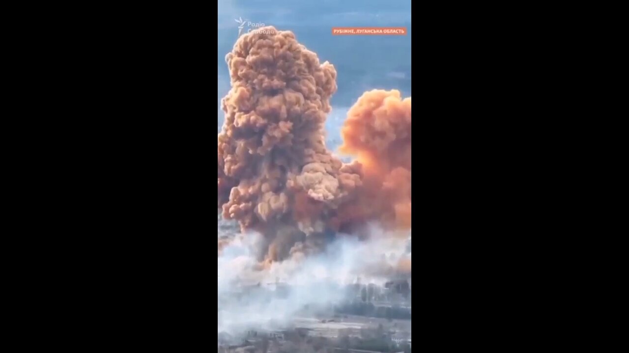 A powerful explosion of a nitric acid tank in Rubezhnoye