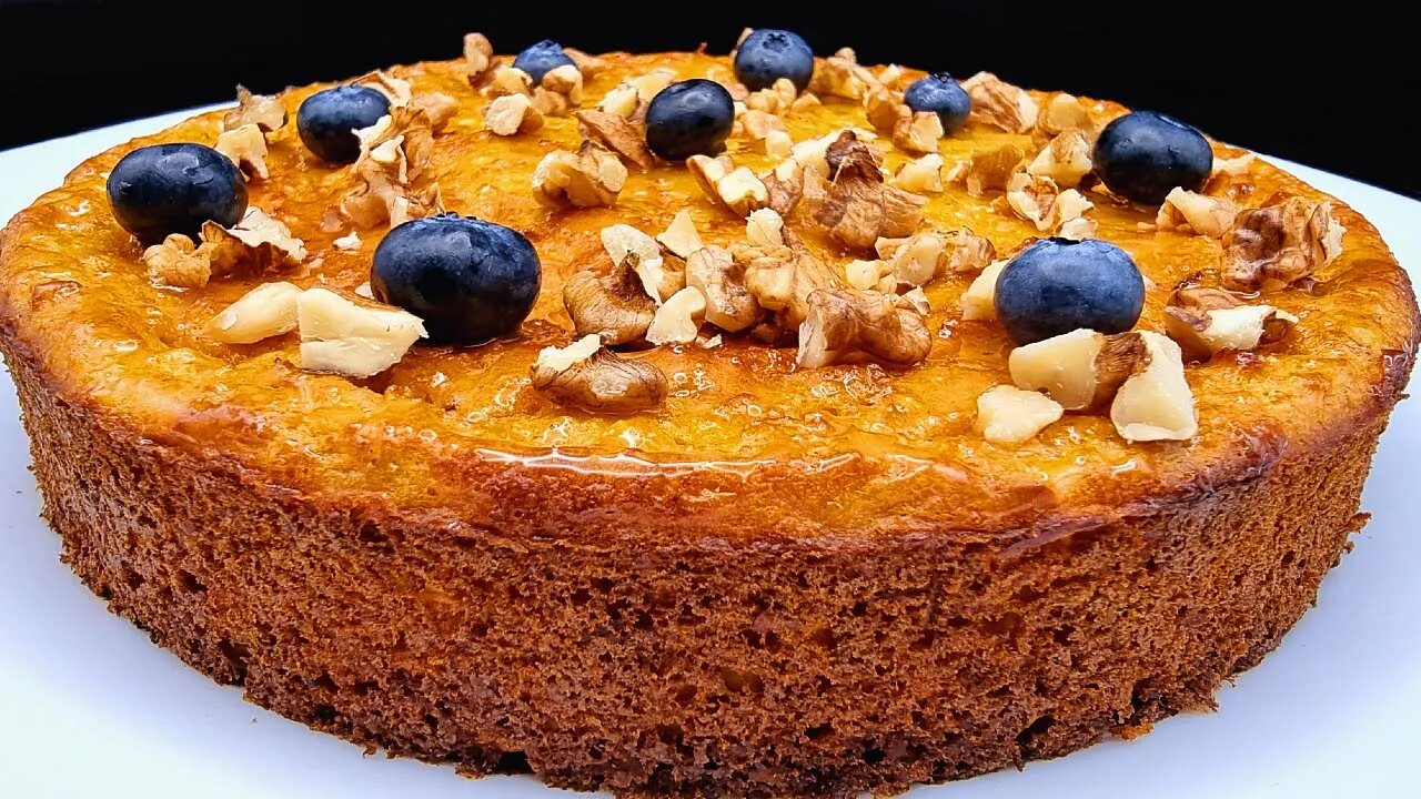 How to make a diet cake with oats, apple and carrot. It's so delicious and moist! No sugar!