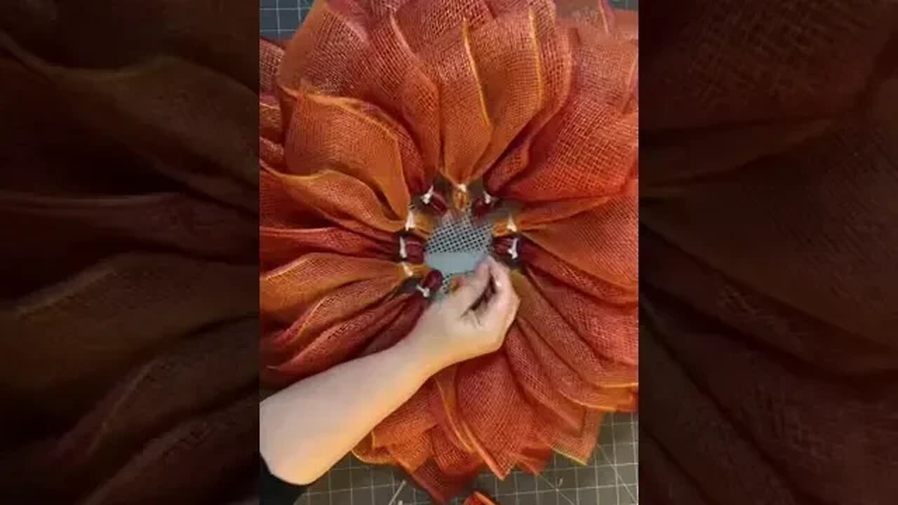 How to Make a Fall Flower Wreath #shorts #julieswreathboutique