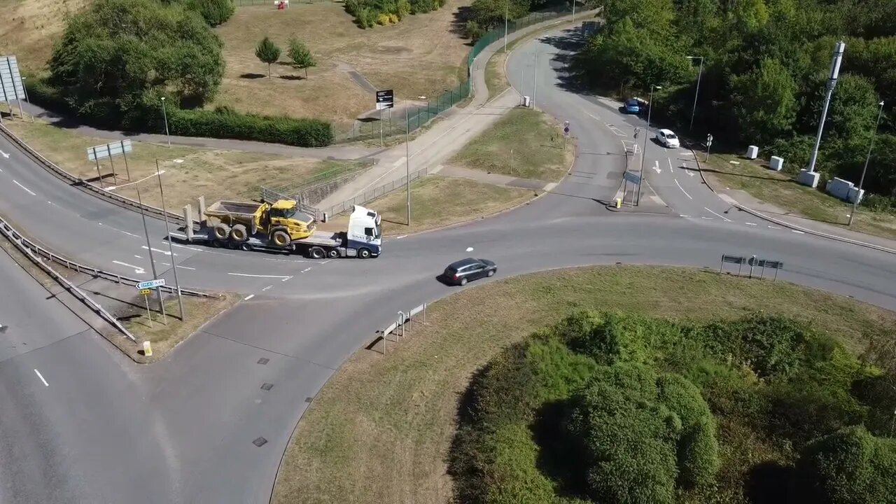 Nice #volvotrucks & #lowloader of Smiths - Welsh Drones