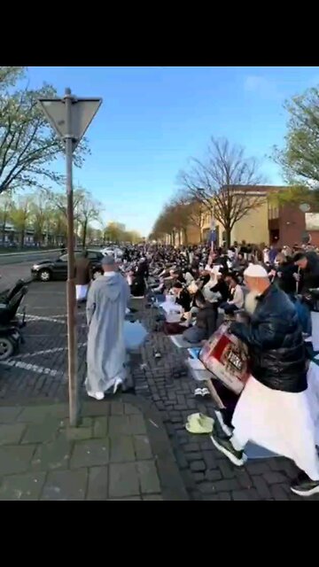 Today it's the street of Netherland. Tomorrow in NY, LA, Miami, Chicago. Are you ready for this?