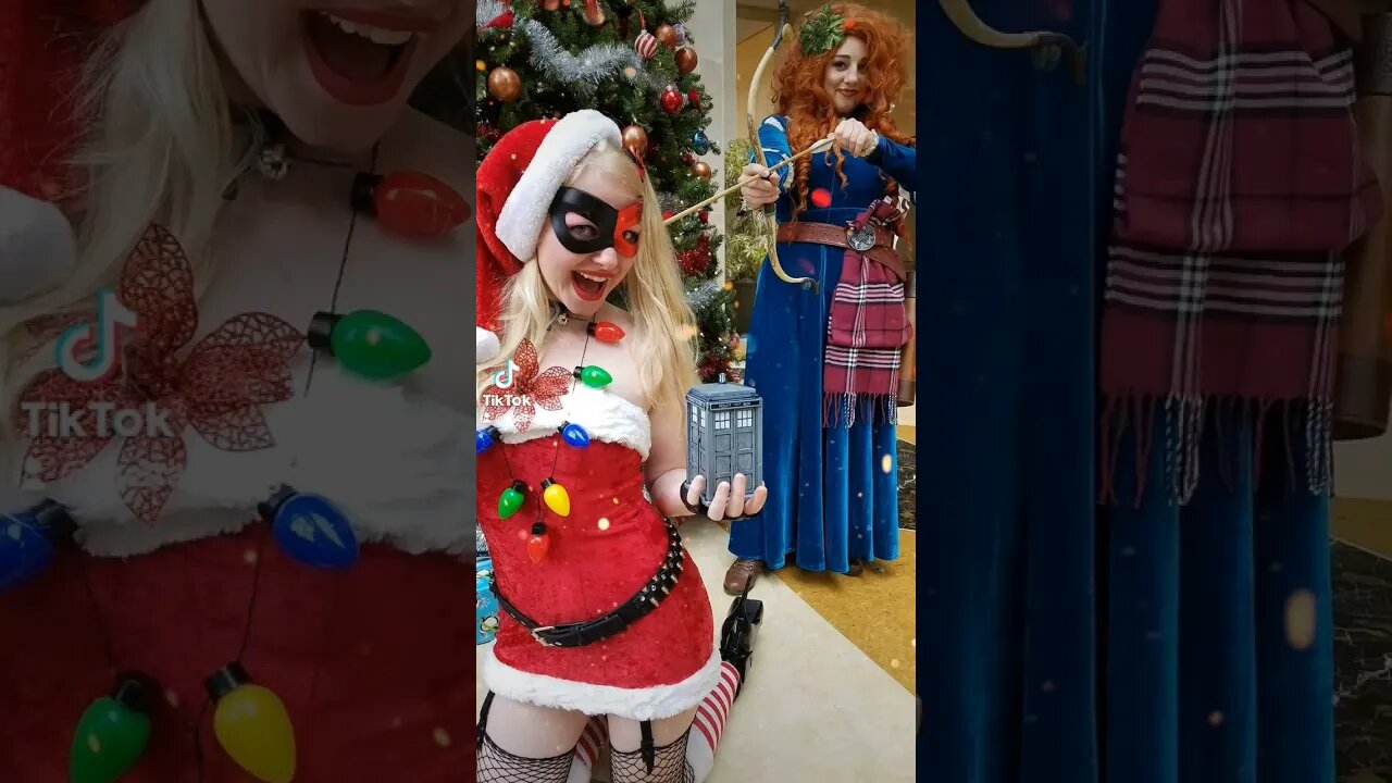 🎄#TARDIS #CHRISTMAS #COSPLAY #HARLEYQUINN #MERIDA ❄️ #HOLMAT #TRAVELINGTARDIS #SUBSCRIBE #SHORTS