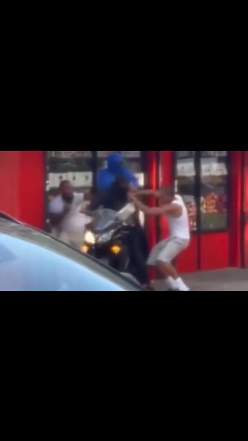 Good Samaritan STOPS Armed Robbery, Yanks Gun Away from Motorcycle Thieves