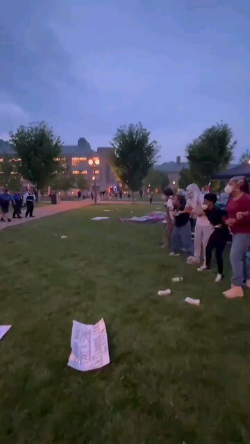 Washington University Soyboy Democrat Foot Soldiers Fold Like Last Week's Dirty Laundry